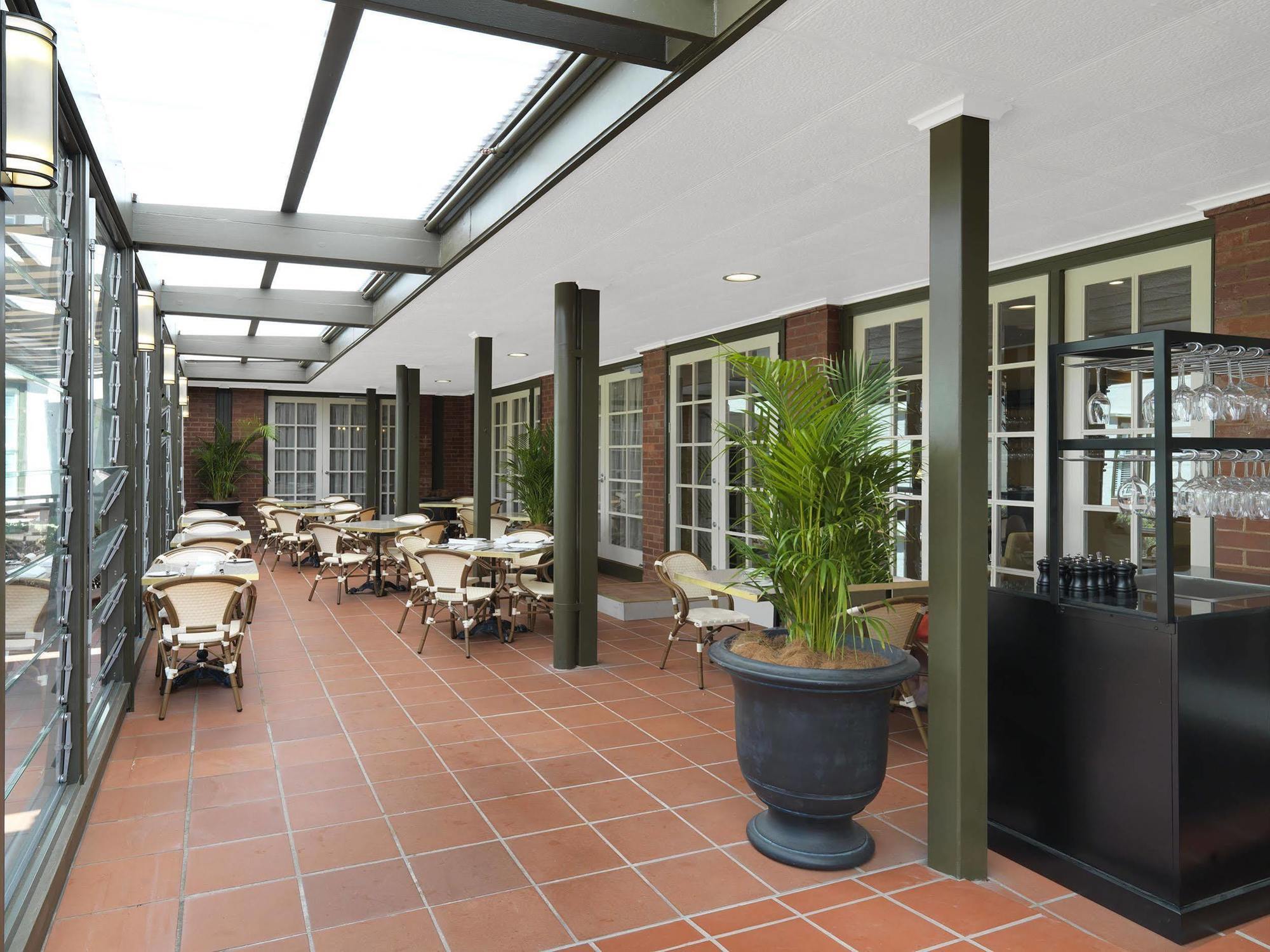 Hotel Kurrajong Canberra Esterno foto